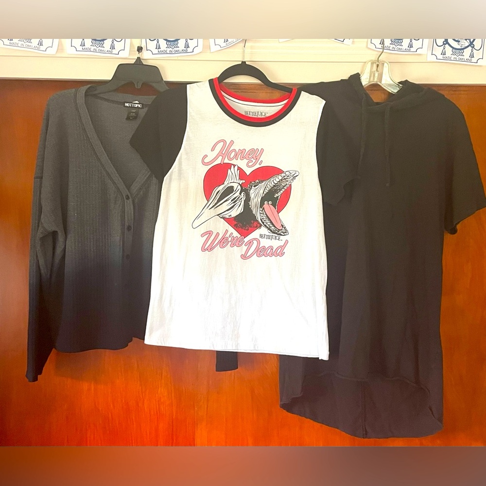 Hot Topic Lot sweater t-shirt DIY Beetlejuice